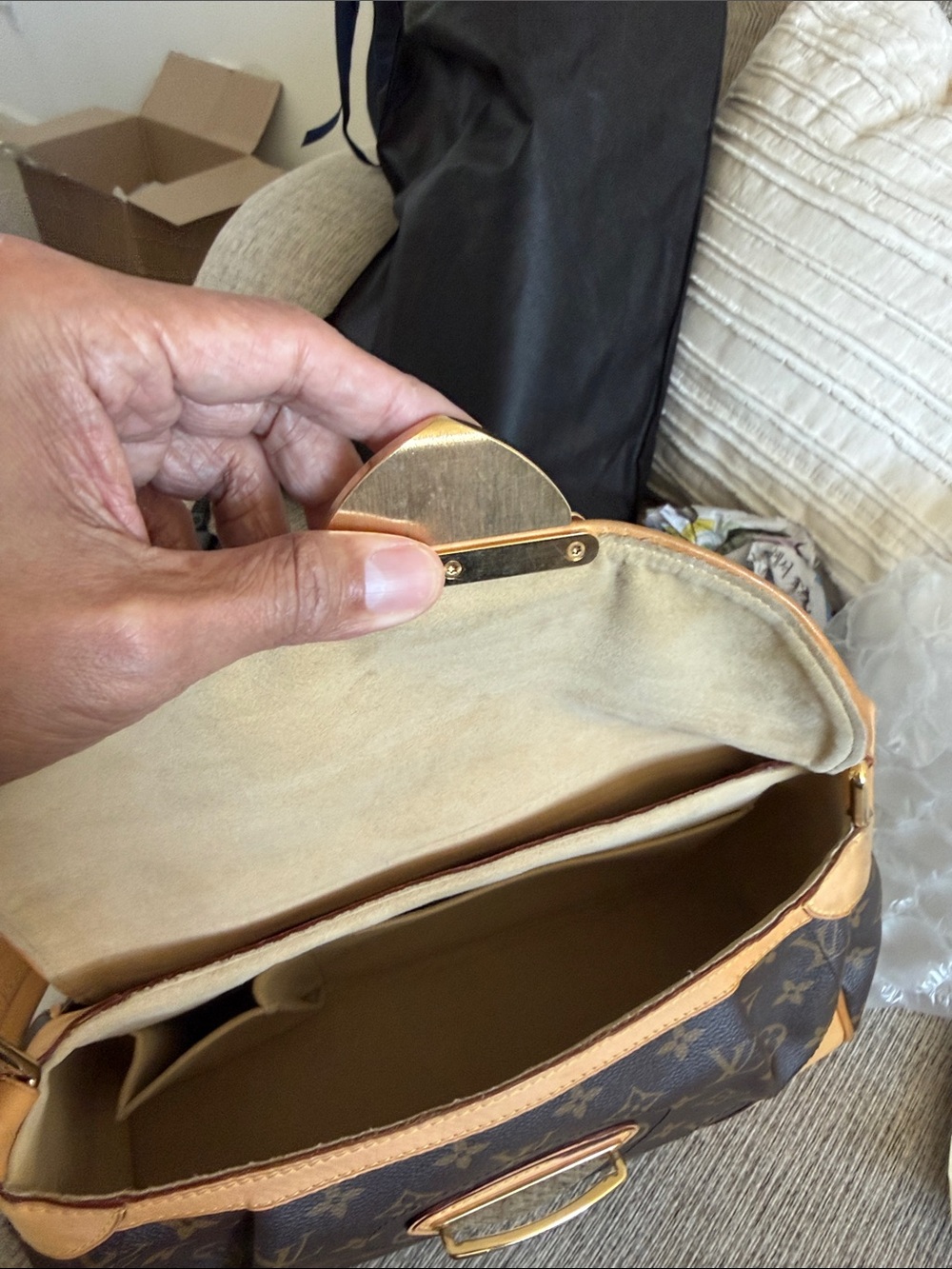 Louis Vuitton Monogram Canvas Shoulder Bag with Tan Leather Trim - Picture 3 of 7